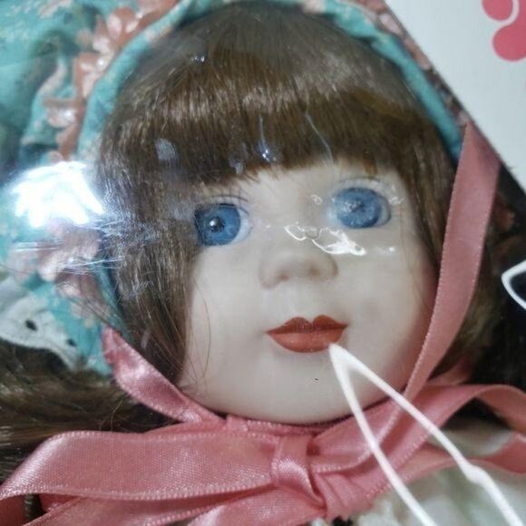 Vintage 1990 Gorham Dolls Of The Month Miss May Collectible - Picture 6 of 14